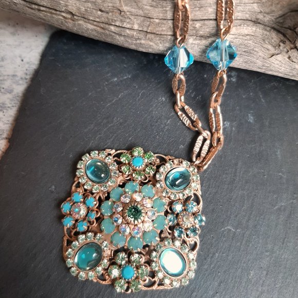 Liz Palacios Signed SF Gold Tone & Blue Victorian Style Pendant Necklace - Picture 2 of 11